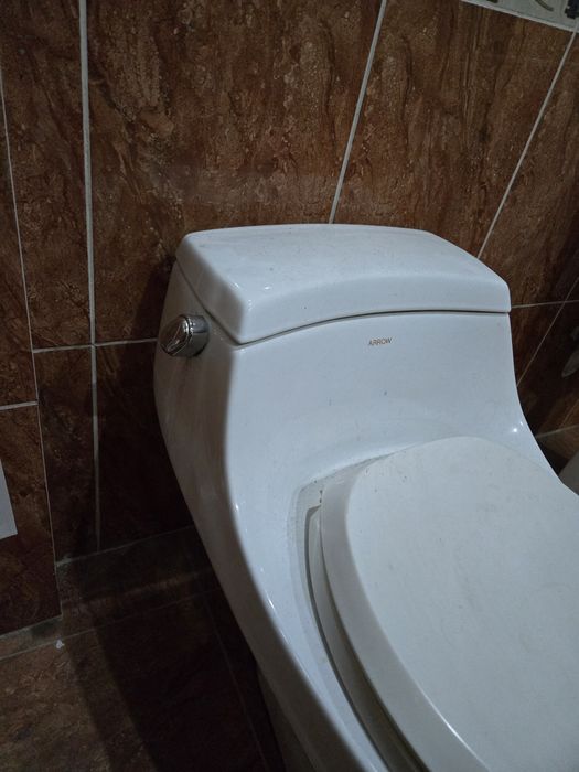 Продам унитазы б/у