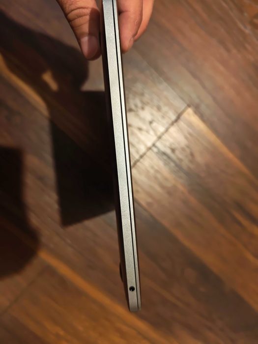 MacBook Pro A1708 отличен