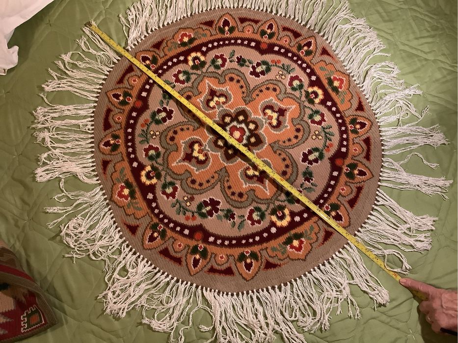 Fata de masa rotunda, hand made, chilim