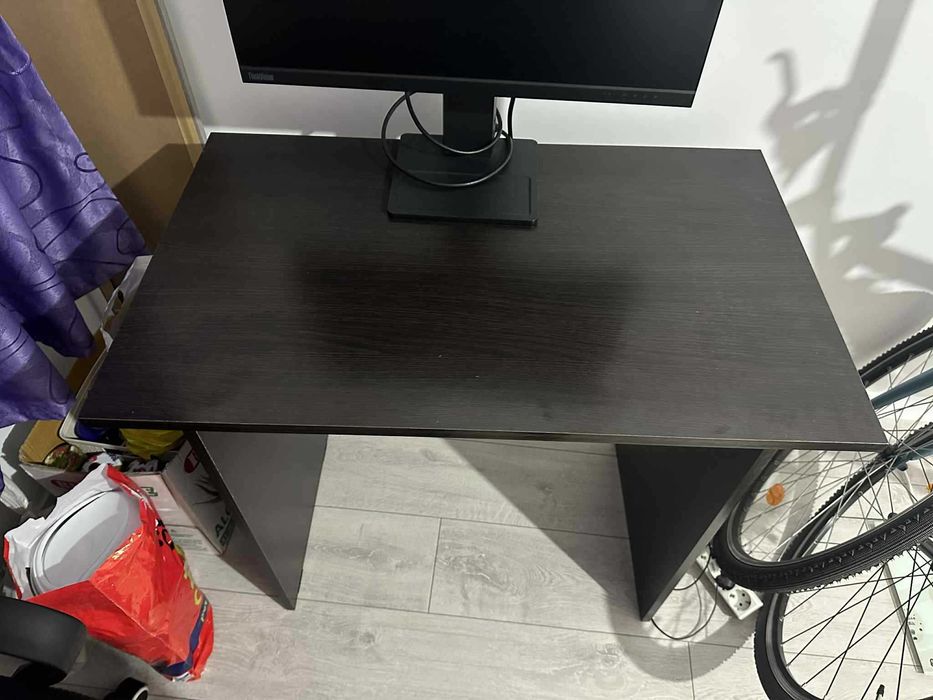 Birou pal de culoare maro