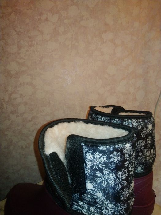 Продам резиновые сапоги лёгкие