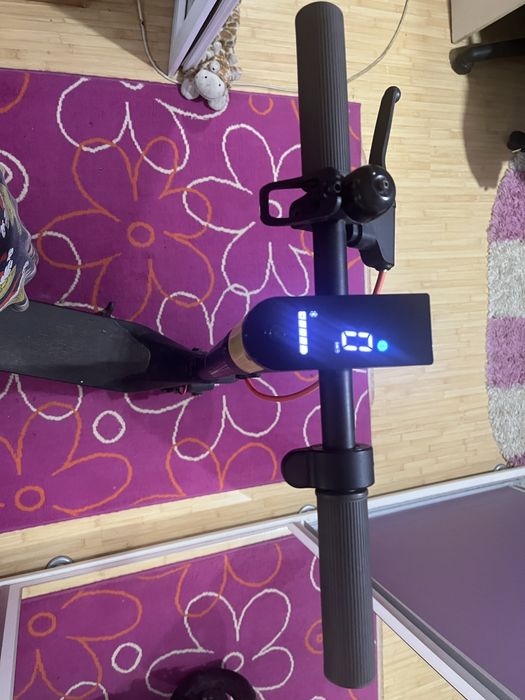Vând trotinetă electrica xiaomi scooter 4 lite ,gen2