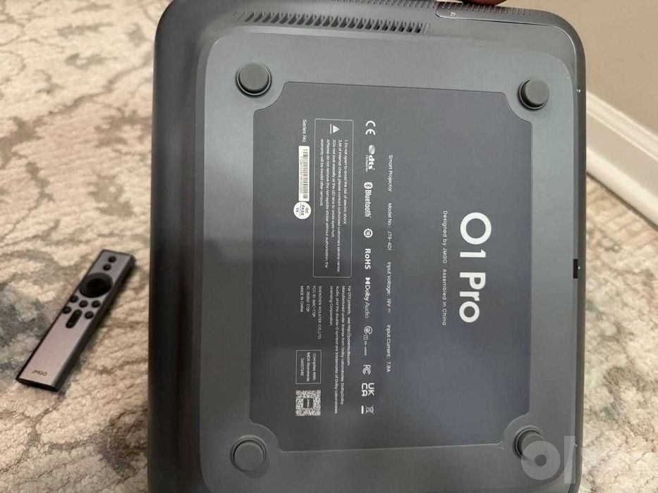 JMGO O1 Pro Ultra Short Throw Smart Proyektor — Yangidek, Pult bilan