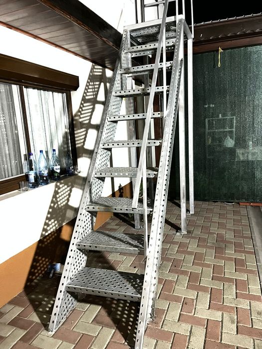 scarii metalice zincate exterioare și pentru incendii , platforme