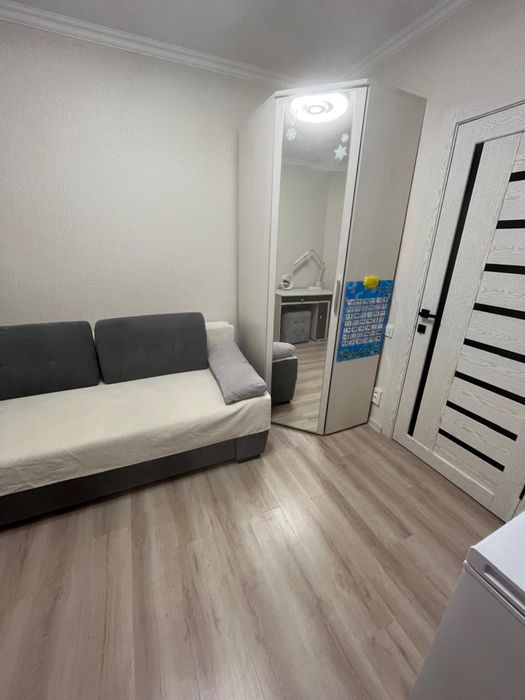 Продам квартиру 3-49