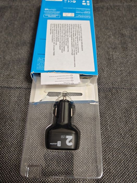 Vând adaptor auto 2 USB