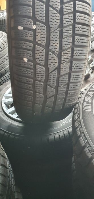 Гуми 4бр 215/60/16 -1 бр - 155лв