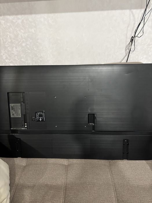 Модель:UE50AU8000U