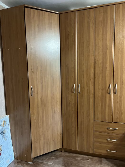 Шкаф для вещей и одежды