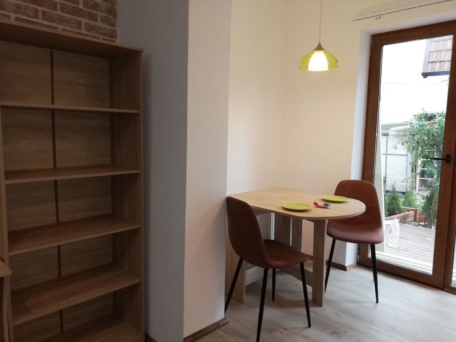 Garsoniera la casa de închiriat