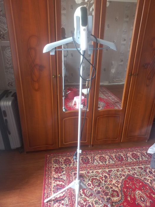 ручной отпариватель со стойкой
