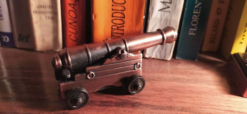 Ascuțitori din metal