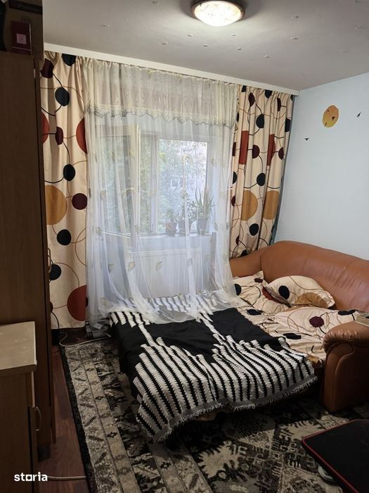 Apartament 2 camere, decomandat ,etaj 2,langa scoala 40