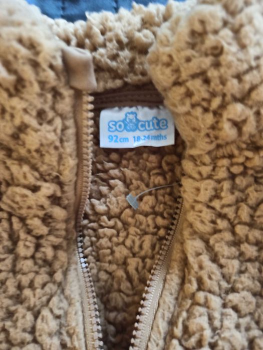 Плюшено костюмче с мече, чисто ново - размер S, блуза с мече - размер 92