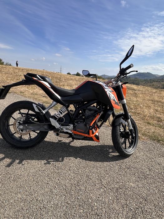 Vând KTM Duke 200