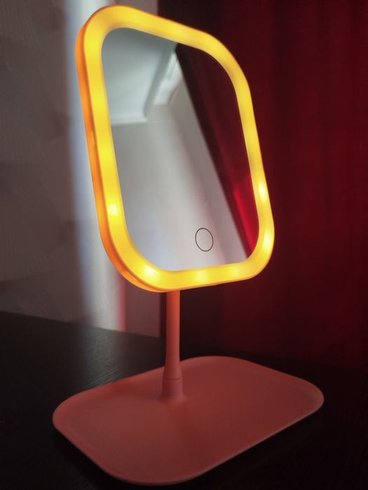 Зеркало для макияжа