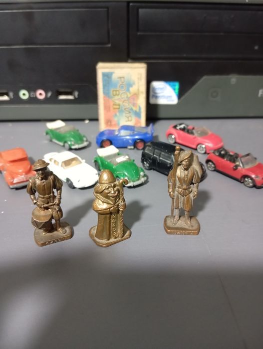 Старые игрушки из Киндер сюрпризов