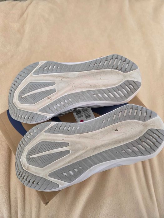 Asics Novablast 5 ATC Pure Silver 42 Pantofi pentru alergat