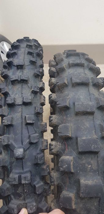 Vand cauciucuri moto pe 18,19,21