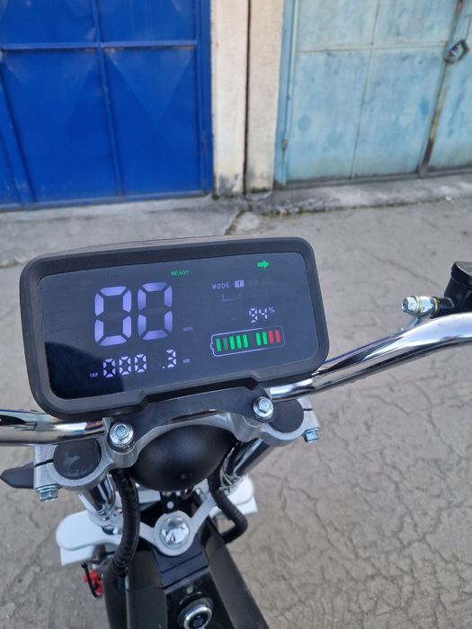 Vând Scuter Triciclu