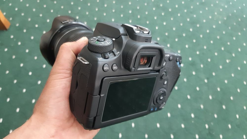 Canon 90D. Sotiladi.