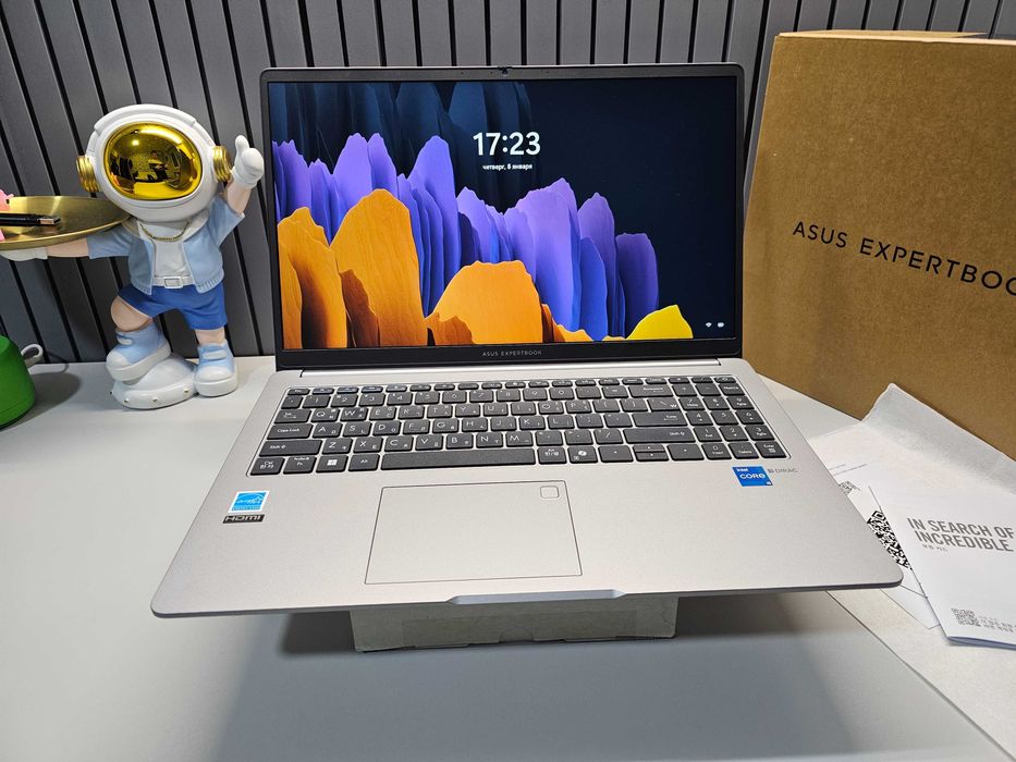 ПРОДАМ Asus ExpertBook 15 Ноутбук Core™i5-13420H/16GB/512SSD/15.6"iPS.