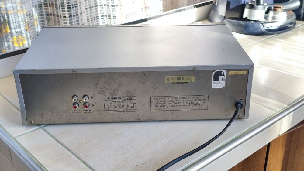 Двукасетъчен дек Fisher CR-W77