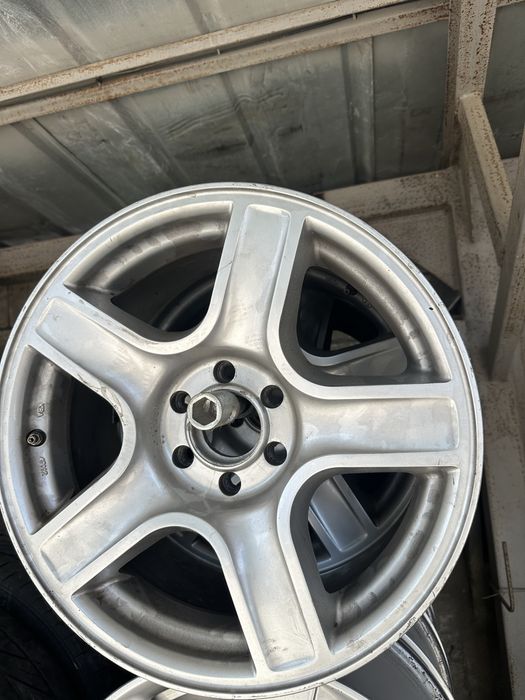 Гуми за джип 17 цола 6 х 114.3