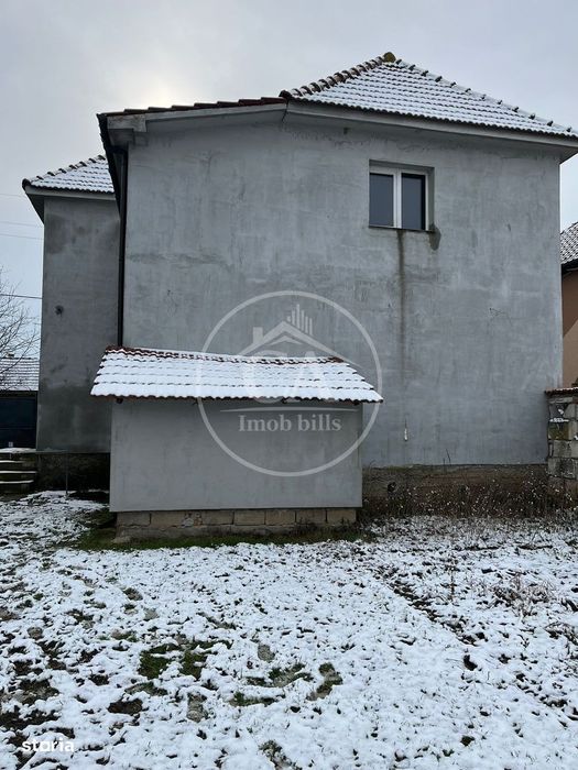 Casa de vanzare D+P+E+M cu 5 camere în Livada De Bihor