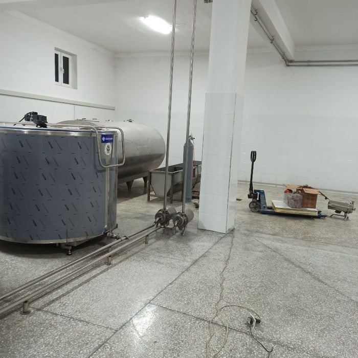 Емкости из нержавейки для производства шоколада.