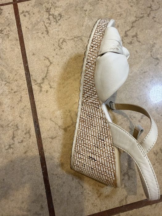 sandale cu platforma