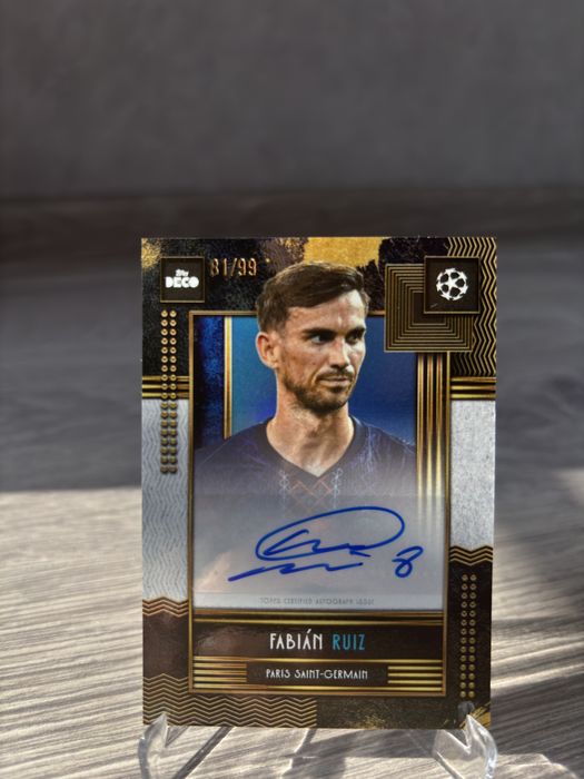 Topps Футболни карти с автограф/номерирани