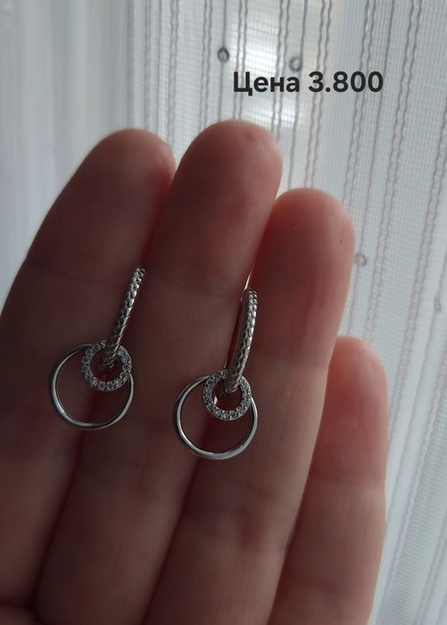 Продам серьги бижутерия