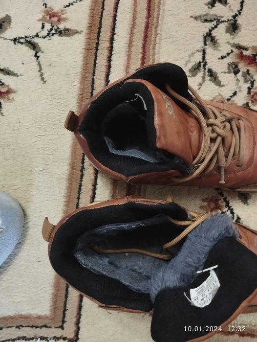 Продам зимние сапоги на мальчика