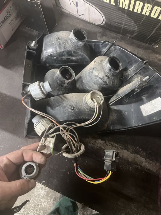 Продам Фары задние с Приоры 2