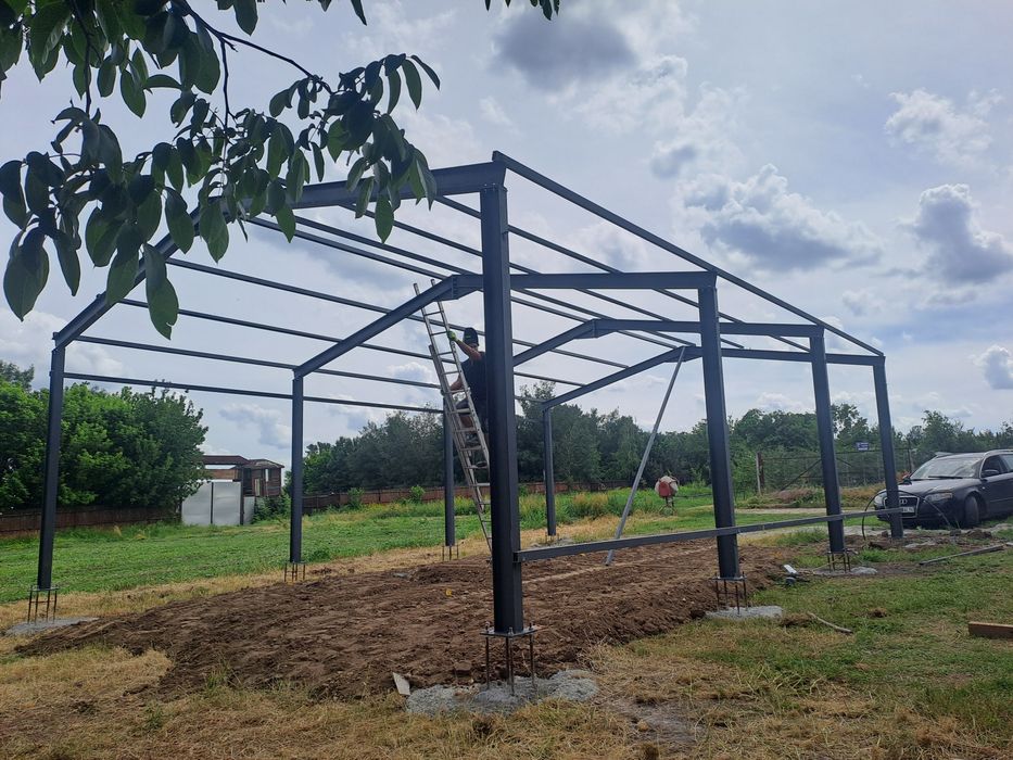 Vand structură metalică pentru hala 
Cu lățimea 14 lungime 40 înatime