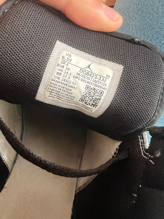 Vând jordan 1 mid reversed oreo