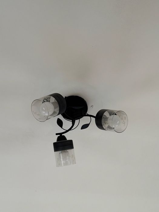 Продам люстру б/у