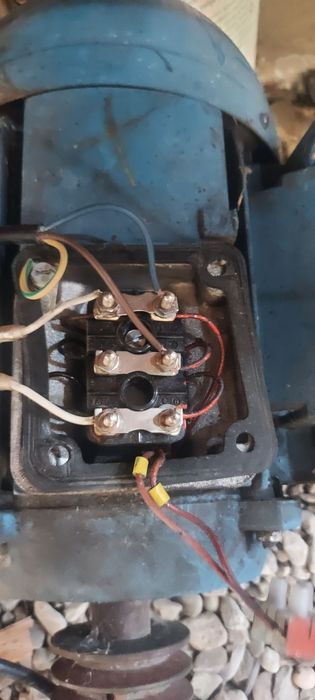 Motor electric 220/380 3kw AEG 1380 rotații pe minut 500 lei