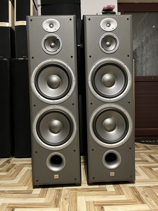 Boxe imense JBL-E100 Cap de serie