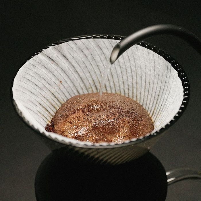 Hario V60 NEO — дрипер от Tritan с 72 спирални ребра, 02 (2–4 чаши)
