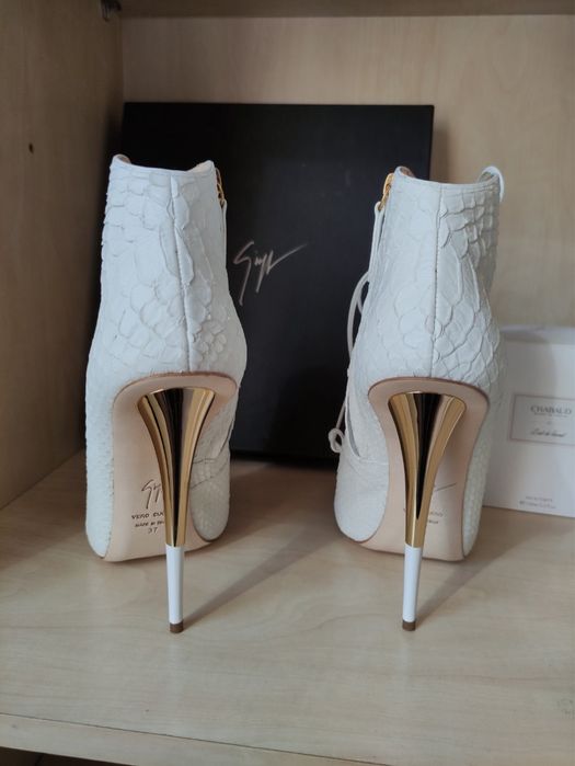 Giuseppe Zanotti 37