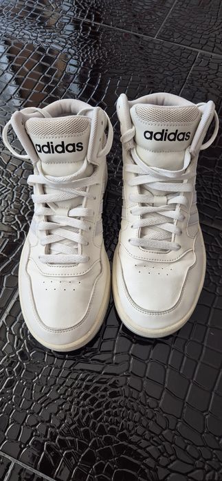 Маратонки Adidas номер 37