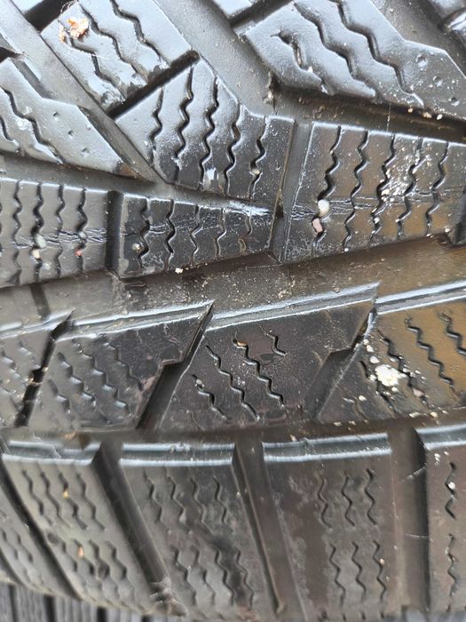 Cauciucuri iarna si vara 215/55/R17 9 bucati