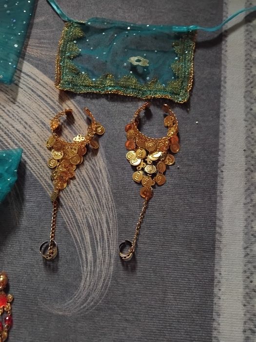 Продам костюм. .