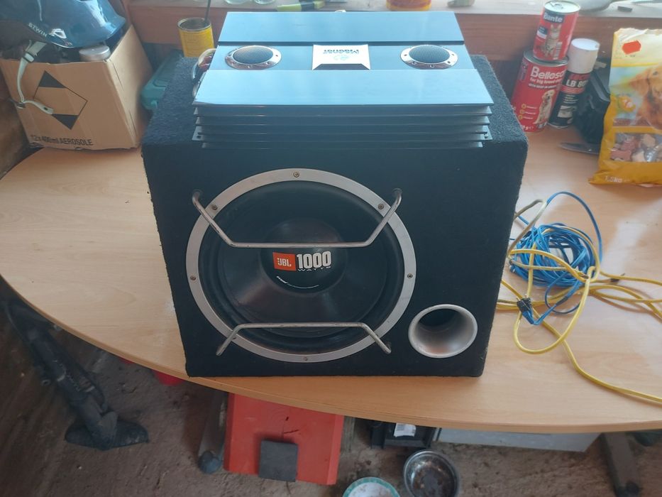 JBL subwoofer +stație