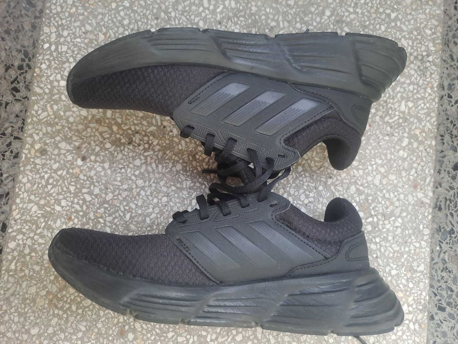 Черни дамски маратонки Adidas-39,5