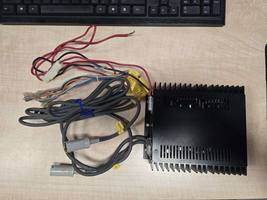 Radiocasetofon auto Kenwood krc-722 cu amplificator kac-887