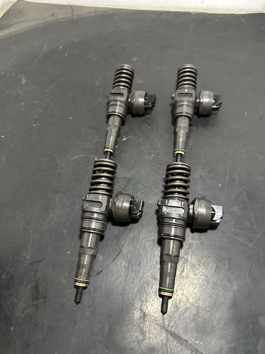 Injector injectoare BA  Volkswagen Vw Transporter T5 1.9 TDI BRS AXB