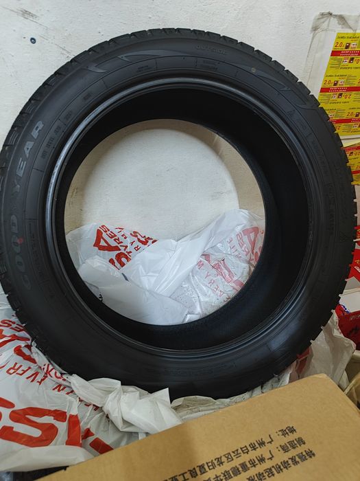 Продам резину GoodYear 265/45/21